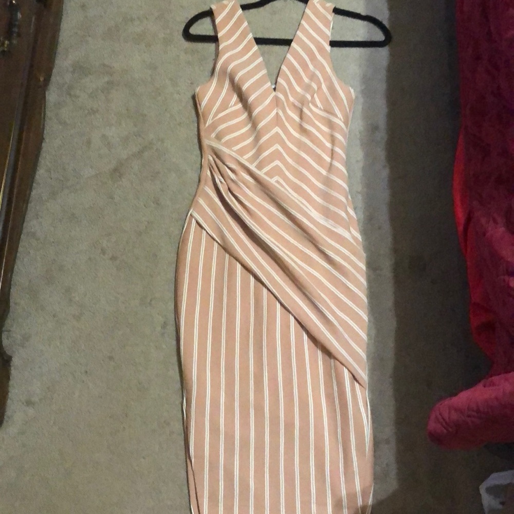 NWT Beautiful fitted, striped, pale pink/cream and white dress size 6 by Sheike